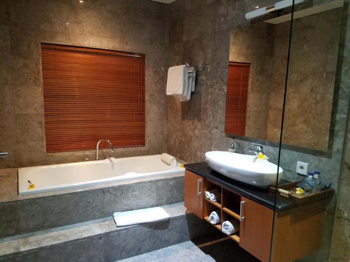 The Oasis Retreat Seminyak Villa ภายนอก รูปภาพ